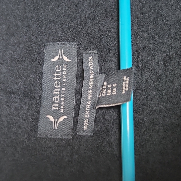 Nannette Lepore 100% Extra Fine Merino Wool Black Vest w/ 2 Front Pockets - Picture 4 of 5